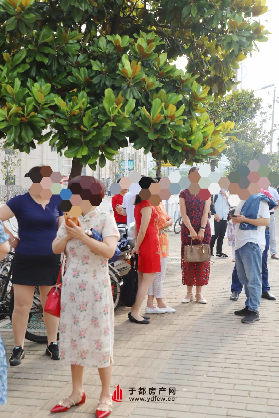 直击于都考前现场〡家长直言,为了孩子高考陪读买了一套房!